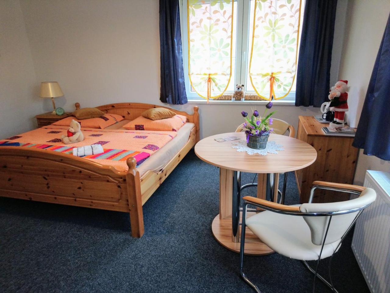 Penzion U Krtka Kraslice Extérieur photo
